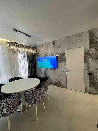 Продаж Квартира 3-кімнатна, 10/10 поверх на Алімпія Галика, 75 Kiev