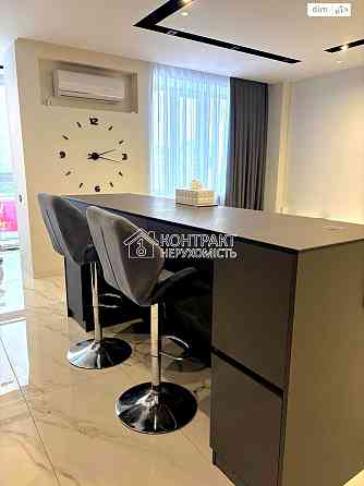 Продаж Квартира 4-кімнатна, 10/13 поверх на вул. Гвардійців Широнінців Харків