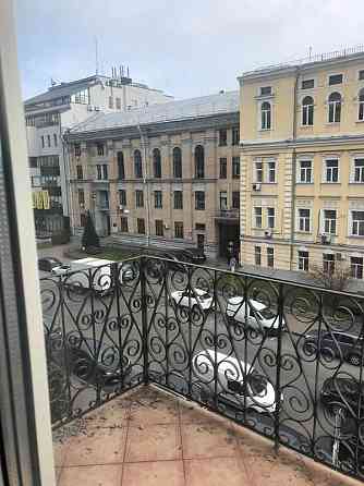 Оренда Квартира 1-кімнатна, 4/4 поверх на Пирогова ул., 4 Киев