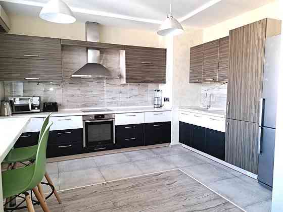 Оренда Квартира 2-кімнатна, 21/25 поверх на улица Ахматовой Анны, д.30 Київ