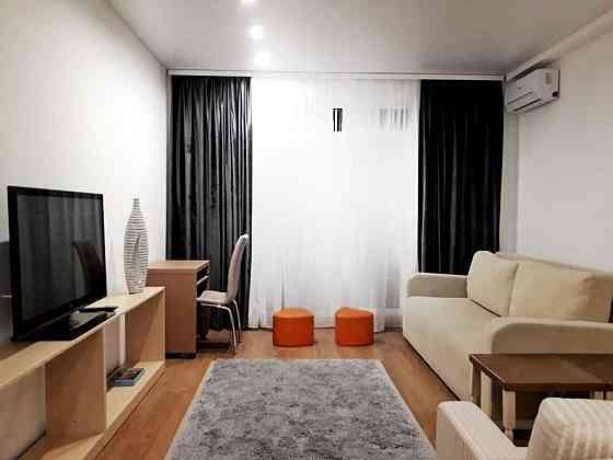 Оренда Квартира 1-кімнатна, 5/25 поверх на Центральная ул., 19 а Kiev