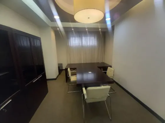 Здається Офісні приміщення площа 514 кв.м Дніпро Королеви Єлизавети ІІ Дніпро