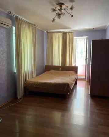 Оренда Квартира 3-кімнатна, 1/10 поверх на Маловского ул. Одеса