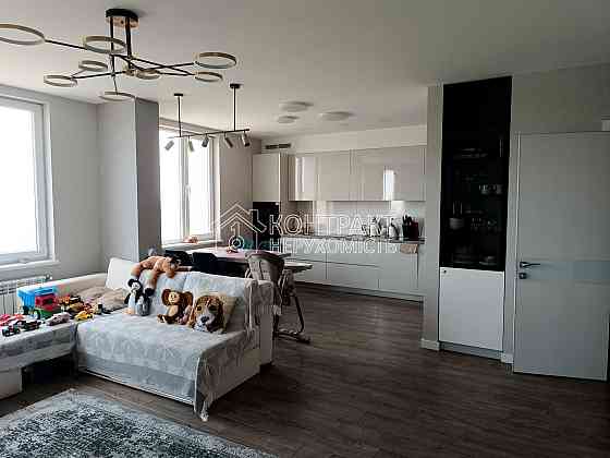 Продаж Квартира 3-кімнатна, 15/25 поверх на вул. Юбилейный Харків