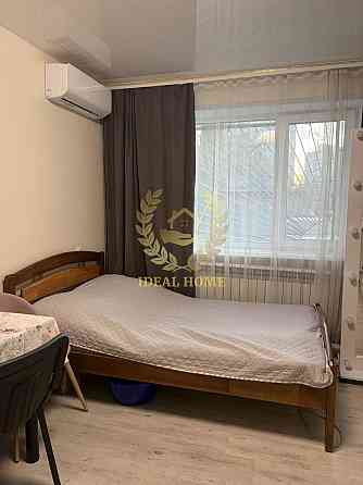 Продаж Квартира 1-кімнатна, 1/5 поверх на Братиславская ул., 8А Киев