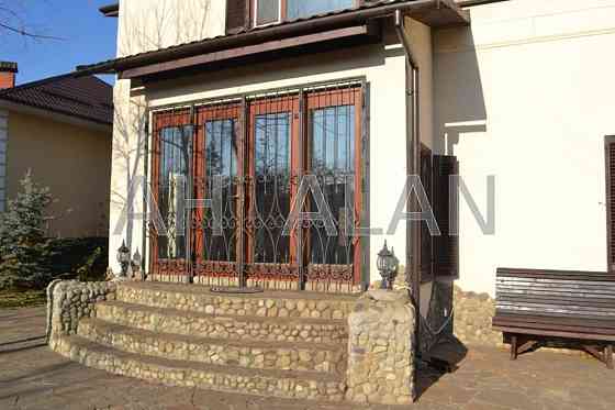 Продаж Будинок 5-кімнатний на Садова 136-а вул., 1 Киев