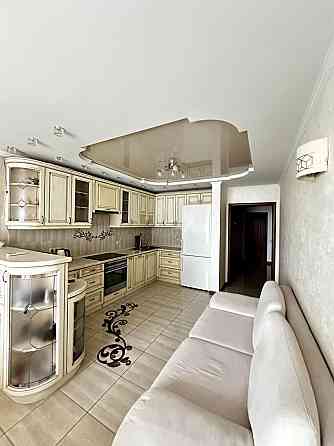 Продаж Квартира 3-кімнатна, 15/20 поверх на Лаврухина Николая вул., д. 8 Київ