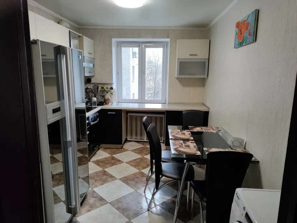 Оренда Квартира 3-кімнатна, 4/10 поверх на ул. Святошинская, 5 Київ - фото 1