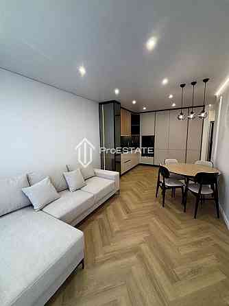 Продаж Квартира 2-кімнатна, 21/26 поверх на вул. Дніпровська набережна Киев