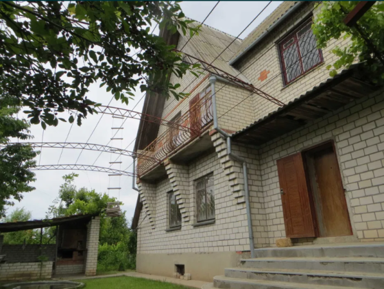 Продам 2-х этажный капитальный дом в Светлом (Лиманский р-н, 5 км от Одессы) Свитле