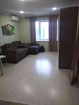 Оренда Квартира 1-кімнатна, 3/6 поверх на Черчиля, 93 Киев