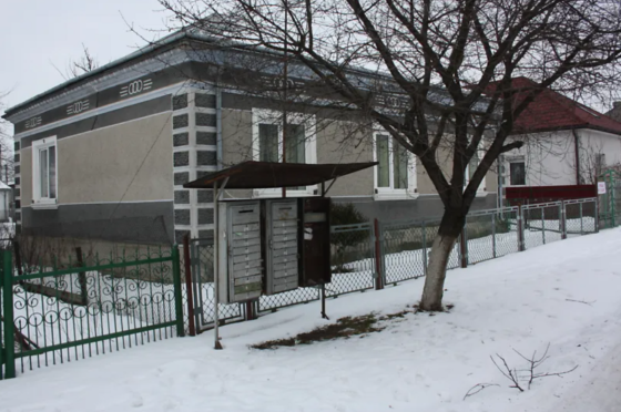 Продаж 1 поверхового будинку з гаражем і ділянкою на 6 соток, 91.1 кв. м, 4 кімнати, на вул. Молодіж Тернопіль