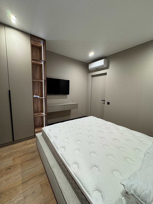 Продаж Квартира 2-кімнатна, 22/25 поверх на Олександра Олеся вул., д. 1 Kiev - photo 2