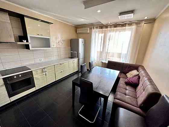 Оренда Квартира 2-кімнатна, 16/17 поверх на пр. Петра Григоренко, 13б Kiev