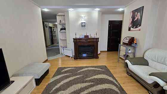 Продаж Квартира 3-кімнатна, 15/30 поверх на Дніпровська наб. вул., д. 1 Київ