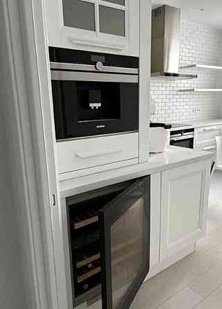 Трехкомнатная квартира с ремонтом . Начало Таирова. Одеса