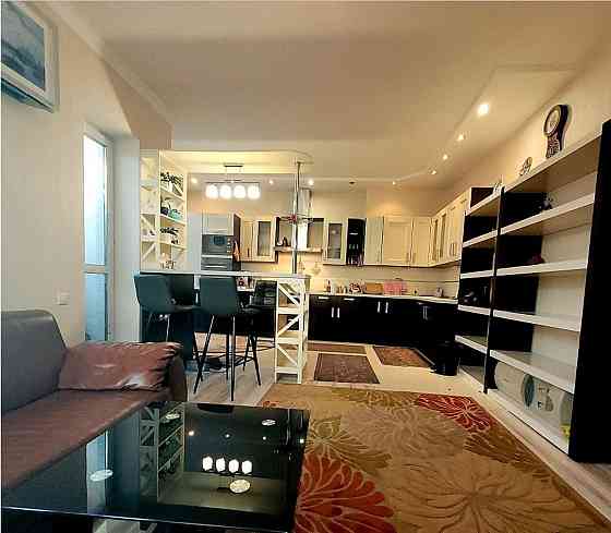 Оренда Квартира 2-кімнатна, 6/22 поверх на ул. Белорусская, 3 Киев