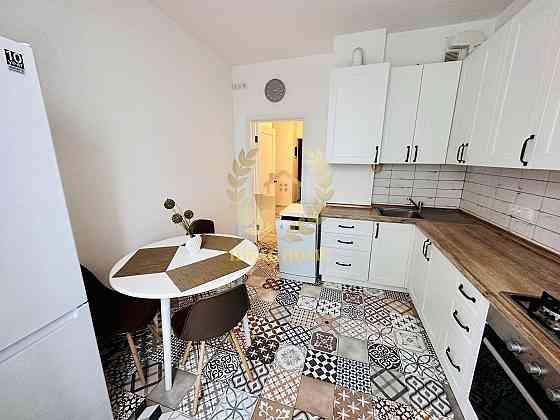 Продаж Квартира 2-кімнатна, 8/9 поверх на Писаржевского Академика ул., 8 Kiev