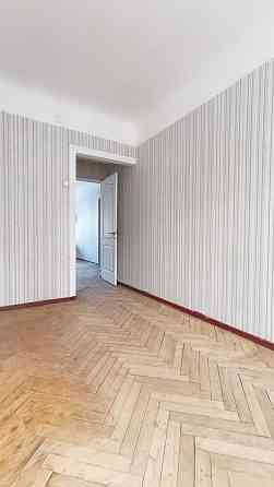 Продаж Квартира 2-кімнатна, 2/5 поверх на Берестейський вул., д. 128/2 Київ