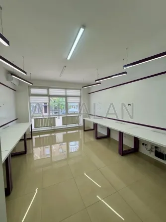 Сдаётся Офисные помещения площадь 352 кв.м 1-й этаж Киев Оболонська Набережна Киев