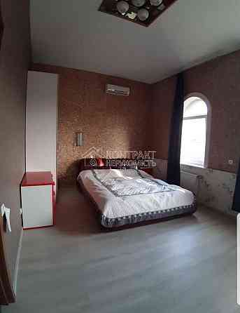 Продаж Будинок 7-кімнатний на вул. Абрикосова Сіряки