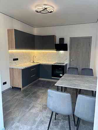 Двух комнатная квартира с ремонтом в 8 Акварели Лиманка