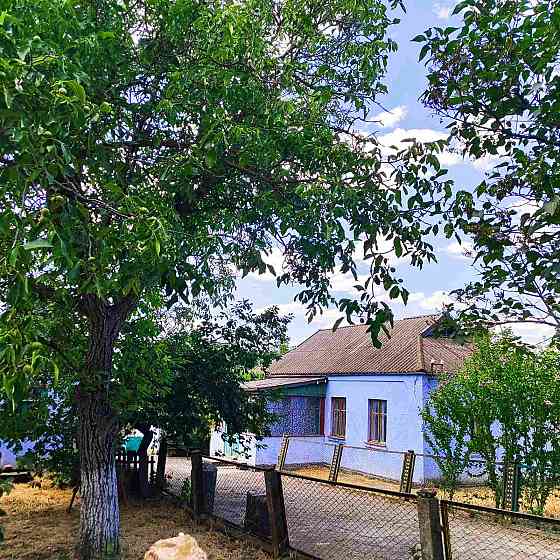 Продаётся небольшой,одноэтажный  дом в с. Дачное. Дачне