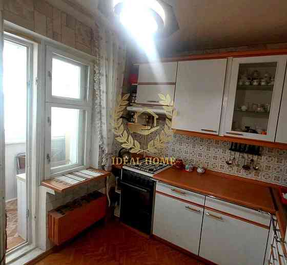 Продам 3к картиру вул Автозаводська Київ