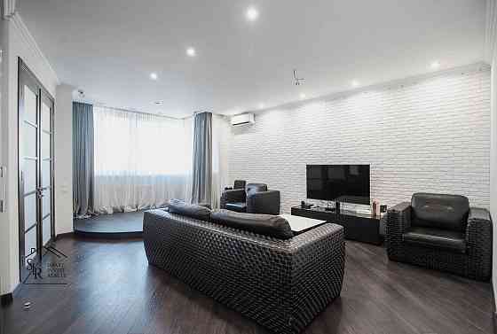 Продаж Квартира 2-кімнатна, 18/21 поверх на Туманяна Ованеса вул., д. 15А Київ