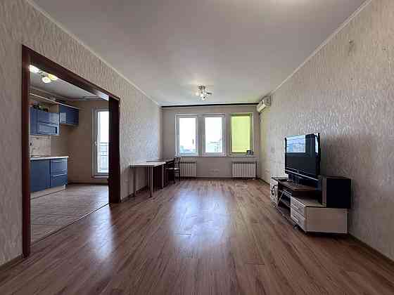 Продаж Квартира 3-кімнатна, 8/16 поверх на 8 Марта ул., 9 Днепр