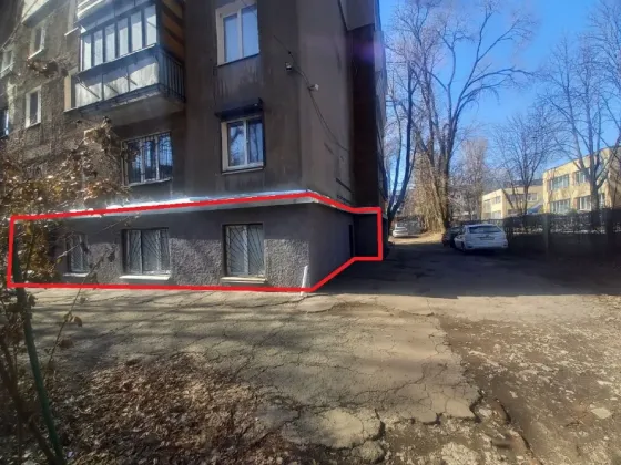 Продаж Приміщення вільного призначення площа 66 кв.м на Будівельників 5а Дніпро