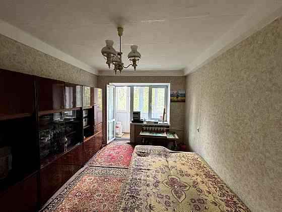 Продаж Квартира 3-кімнатна, 5/5 поверх на Богомольця Академіка вул., д. 8-А Київ