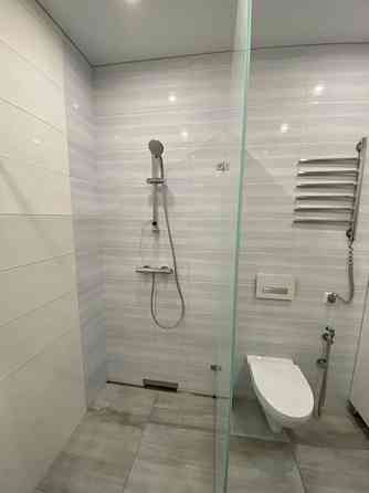 Оренда Квартира 2-кімнатна, 22/24 поверх на ул. Заречная, 1б Киев