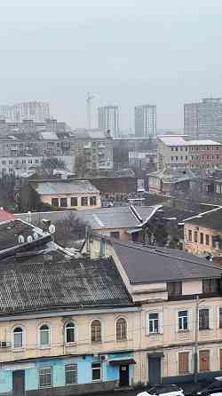 Продаж Квартира 4-кімнатна, 7/7 поверх на вул. Героїв Харкова Kharkiv