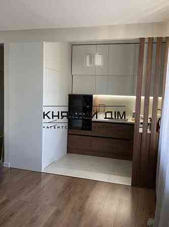 Продаж Квартира 3-кімнатна, 5/7 поверх на Кисловодская ул. Киев