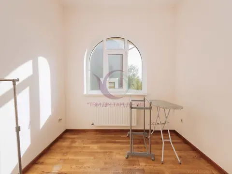 Оренда 2-поверховий   200 кв.м 4 кімн.  Чернівці - фото 4