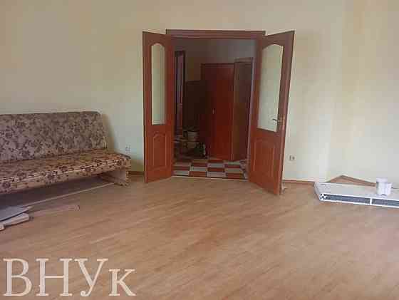 Продаж Квартира 3-кімнатна, 9/10 поверх на вул. Залізнична Львів