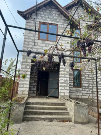 Продам  капитальный 2-х этажный дом в с.Красноселка (5 км от Одессы) Красносілка