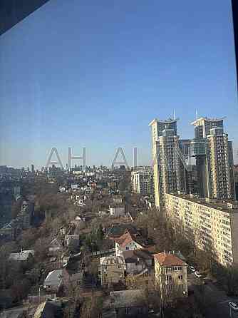 Продаж Будинок 4-кімнатний на Звіринецька вул., 72 Київ