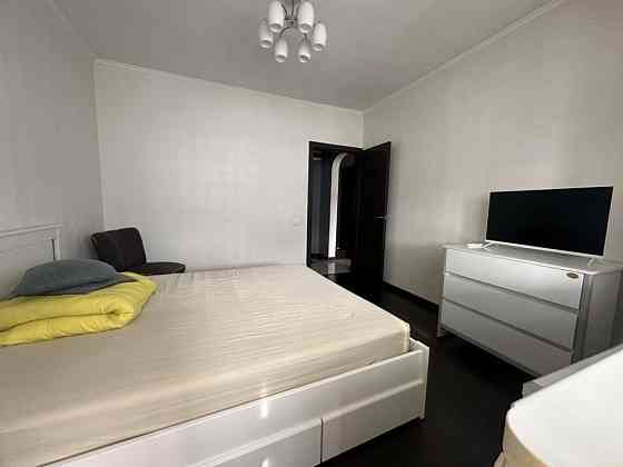 Продаж Квартира 2-кімнатна, 8/9 поверх на Оріхуватська вул., д. 12 Київ