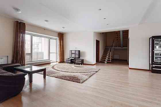 Оренда Квартира 4-кімнатна, 5/7 поверх на Успенская ул., 2/1 Одеса