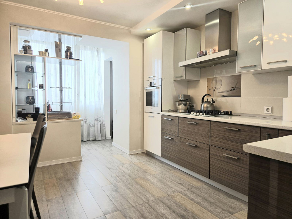 Продається простора 3 кімнатна квартира на Канаді Тернопіль - фото 1