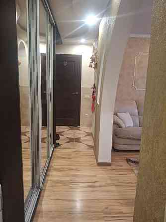 Продаж Квартира 3-кімнатна, 1/9 поверх на Незалежності Kirovohrad