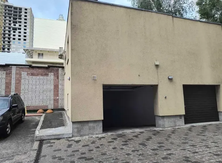Продається Гараж Під легкове авто площа 21 кв.м  1-й поверх Гоголя 221 Черкаси - фото 1