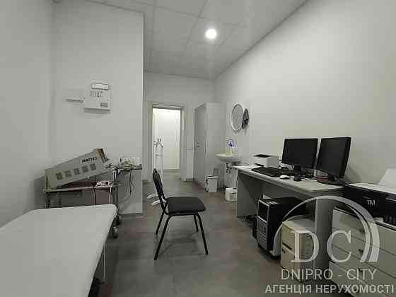 Продаж торгове приміщення на Січеславська Набережна вул., 16б поверх - 1/2 Дніпро