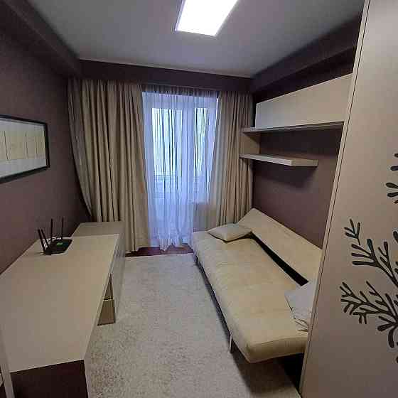 Продаж Квартира 3-кімнатна, 8/11 поверх на Шовковична вул., д. 48 Київ