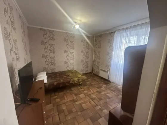 Продаж Квартира 1-кімнатна, 2/5 поверх на Вокзальна вулиця (Жовтневої Революції) Кропивницкий