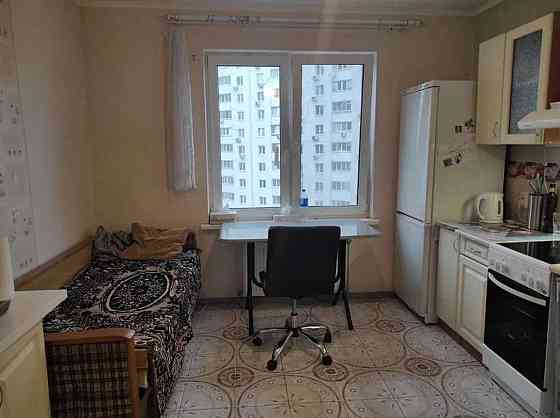 Оренда Квартира 2-кімнатна, 12/25 поверх на ул. Урловская Киев