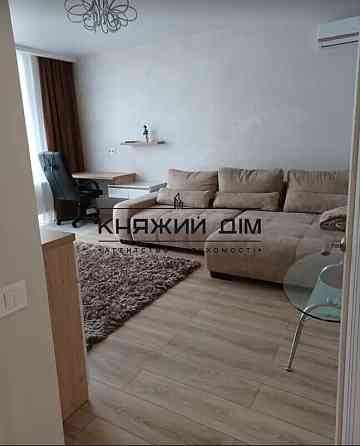 Продаж 2-х к. квартири м. Лівобережна. № 21146848 Київ