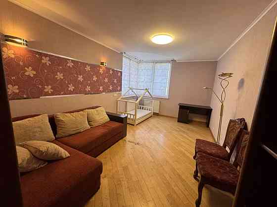 Оренда Квартира 2-кімнатна, 5/16 поверх на Ахматової, 35 Киев